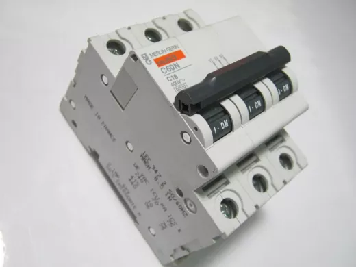 C16 автомат 16А 400В трёхфазный C60N multi9 MERLIN GERIN "Schneider Electric" 24350