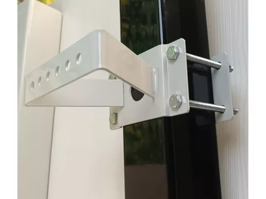 Кронштейн для прожектора на квадратную трубу 60х60мм с отверстием 